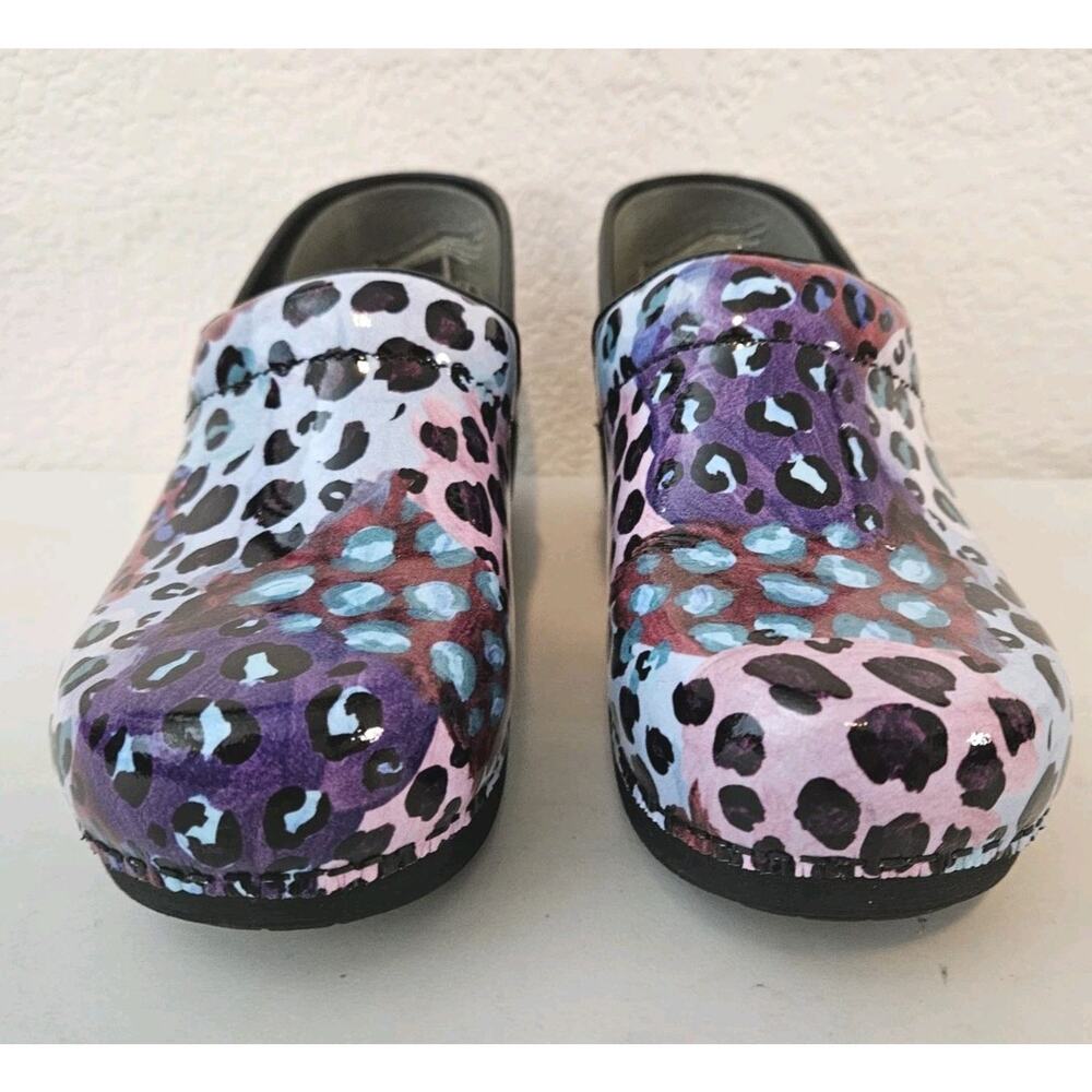 New! Dansko XP 2.0 Purple Leopard Patent Clogs Size 38, US 7.5-8 - Picture 5 of 13